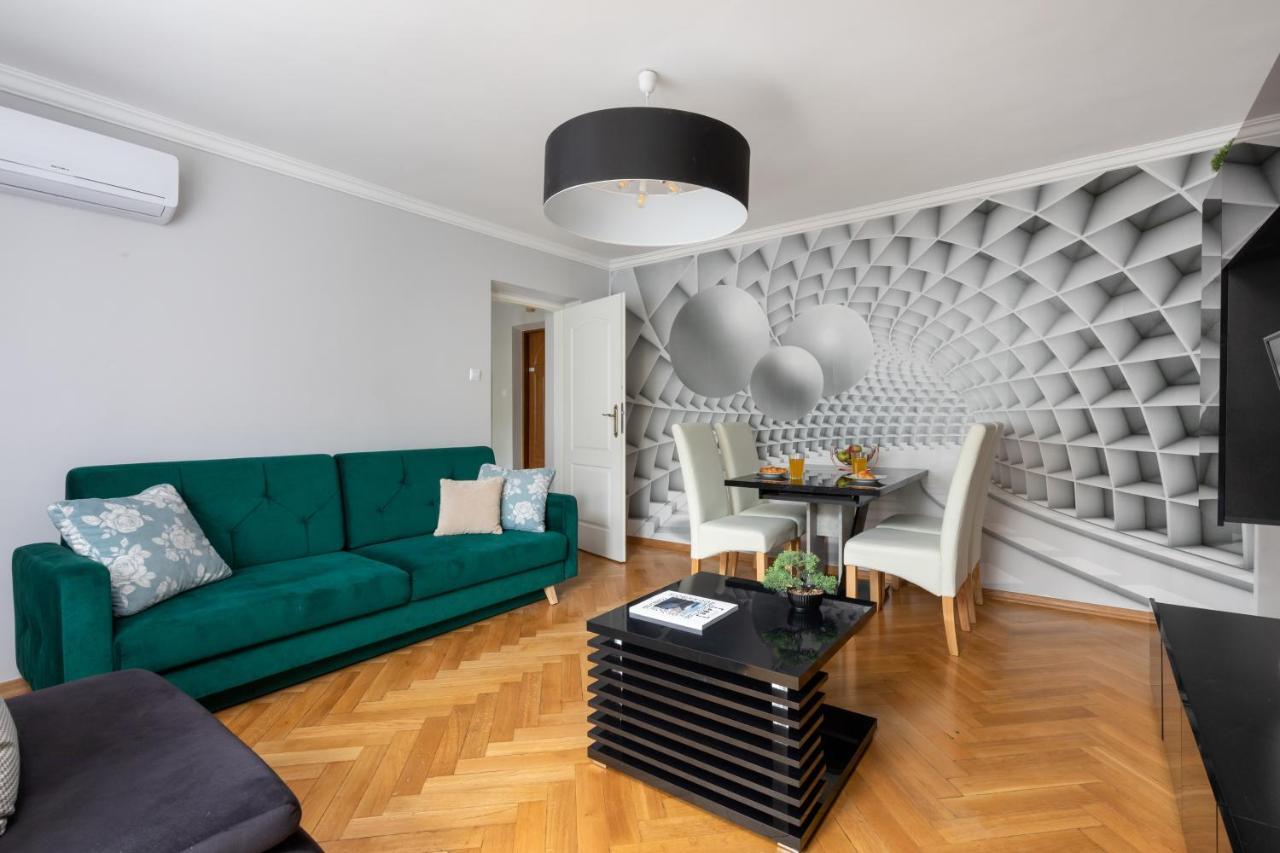 Rent Like Home - Hoza 38 วอร์ซอ ภายนอก รูปภาพ